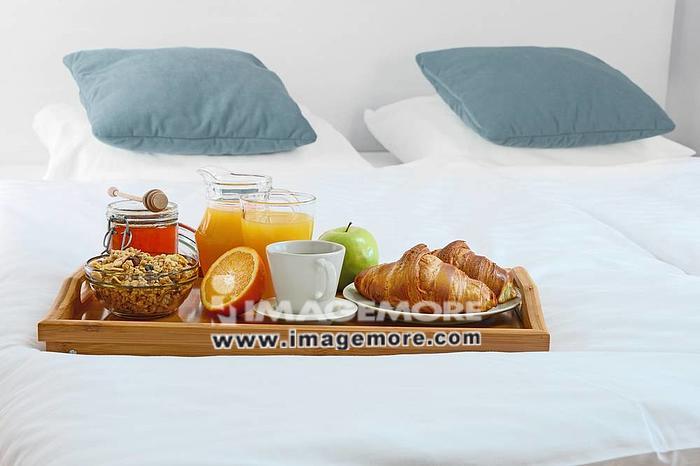 BREAKFASTINBED-